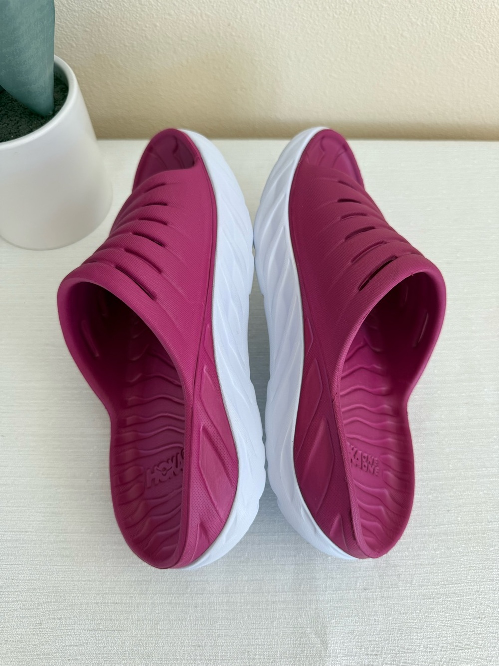 HOKA One One Women’s Berry Slide Sandals - Lightweight Comfort - Picture 10 of 12